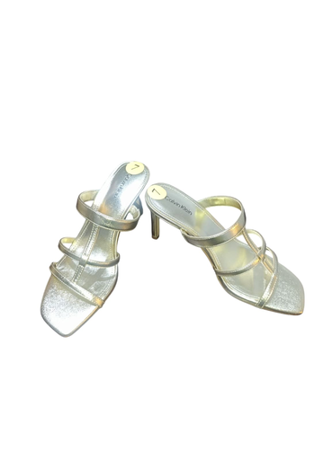 tipo zapato tacos Calvin Klein talla 7 americano color dorado